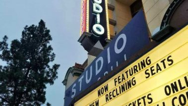 Blade sign Studio Movie Grill